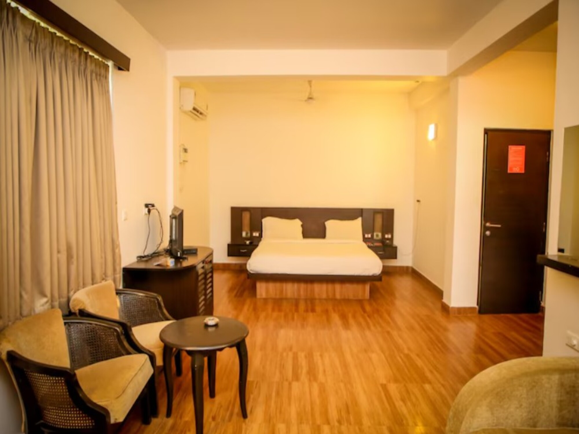 Super Deluxe Room with Balcony